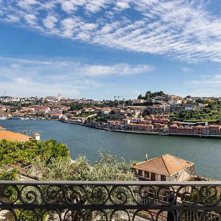 Hotel Maison Bleue By Foz 4*