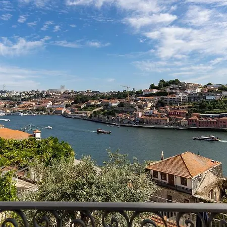 Hotel Maison Bleue By Foz 4*